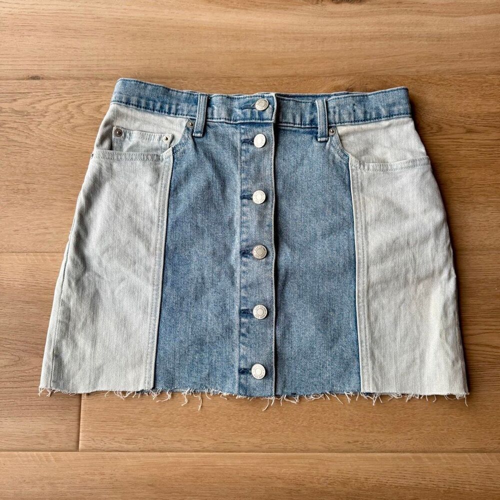 Gap Two Tone Colorblock Denim Mini Skirt Button Front Raw Hem Y2K Size 27 Preppy
